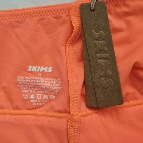 SKIMS CROSS FRONT BRA NWT - Picture 7 of 9